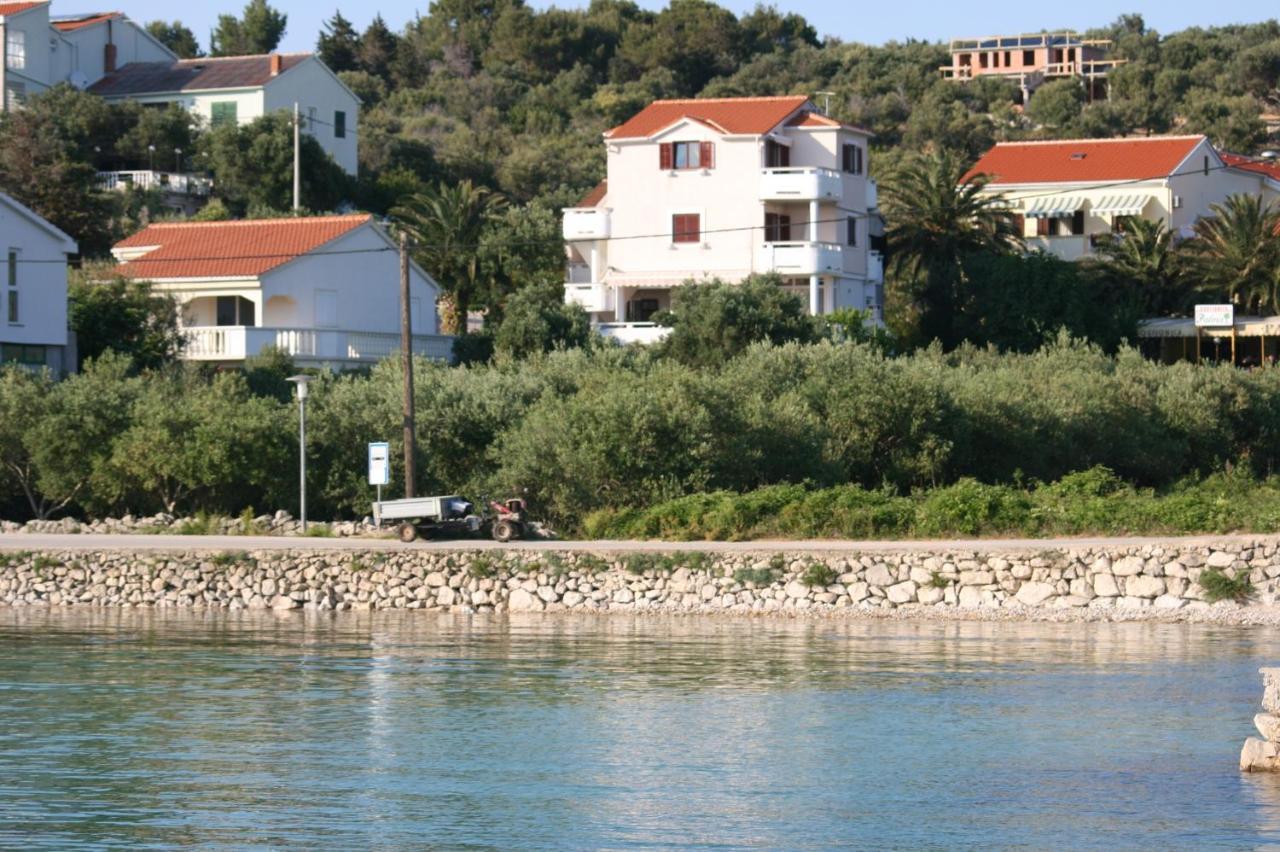 Apartments And Rooms By The Sea Jakisnica, Pag - 4160 Lun  Kültér fotó