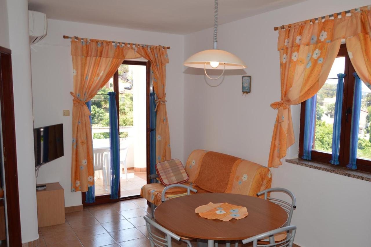 Apartments And Rooms By The Sea Jakisnica, Pag - 4160 Lun  Kültér fotó