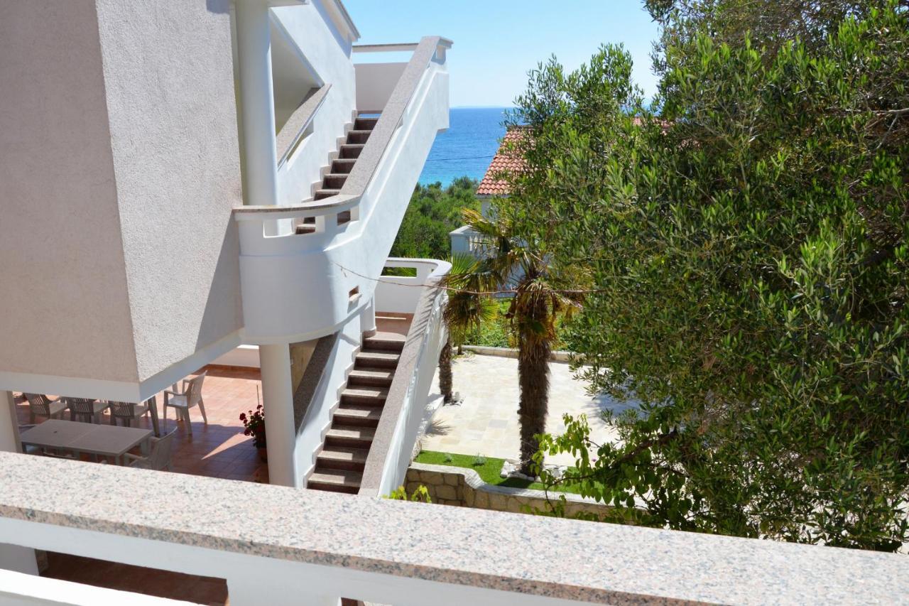 Apartments And Rooms By The Sea Jakisnica, Pag - 4160 Lun  Kültér fotó
