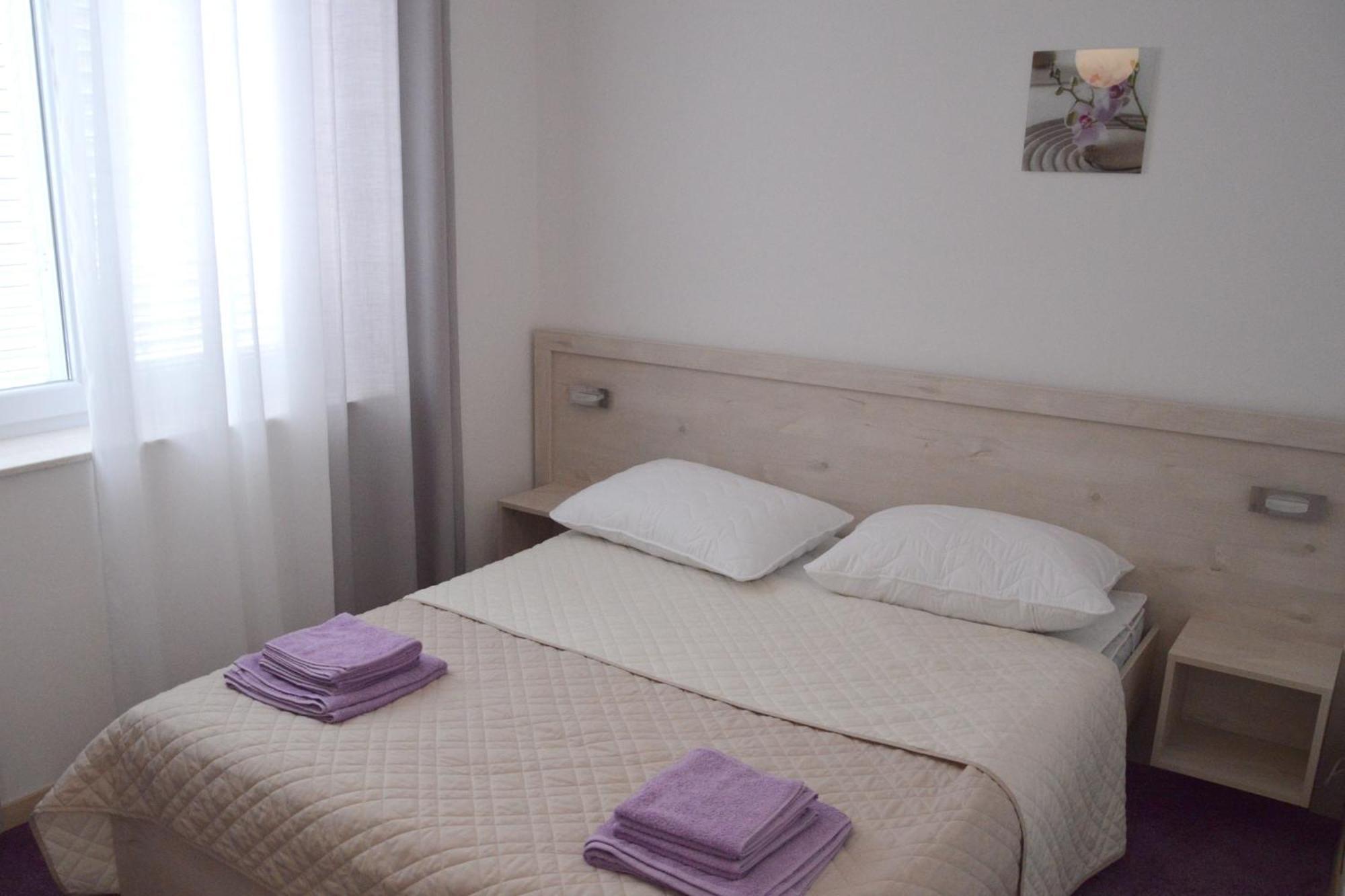 Apartments And Rooms By The Sea Jakisnica, Pag - 4160 Lun  Kültér fotó