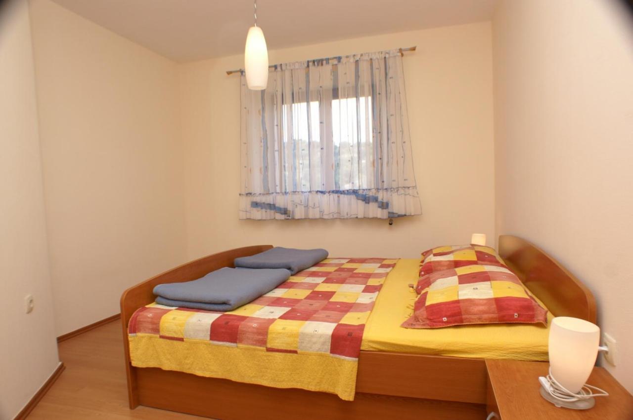 Apartments And Rooms By The Sea Jakisnica, Pag - 4160 Lun  Kültér fotó