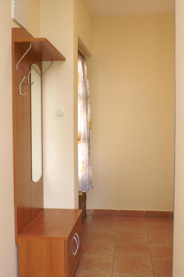 Apartments And Rooms By The Sea Jakisnica, Pag - 4160 Lun  Kültér fotó