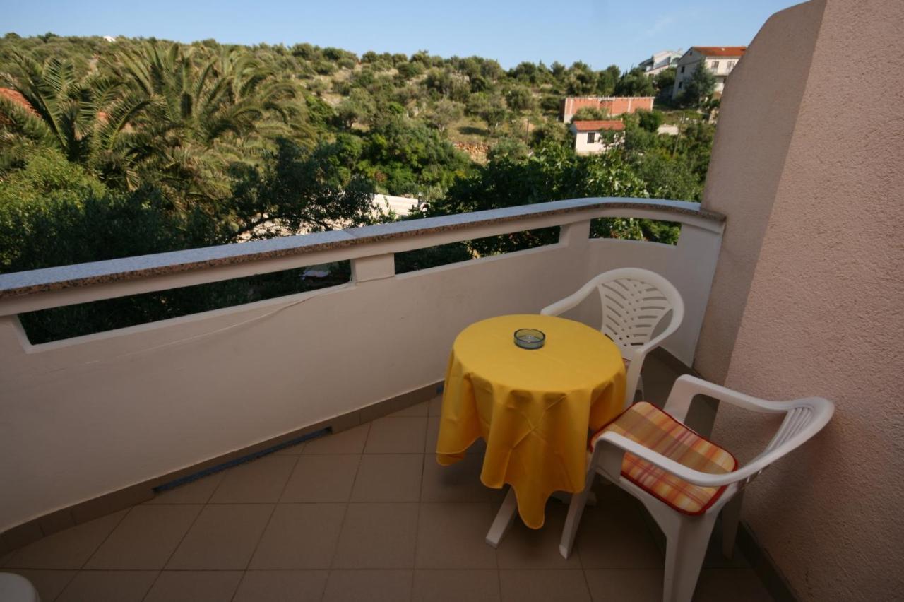 Apartments And Rooms By The Sea Jakisnica, Pag - 4160 Lun  Kültér fotó