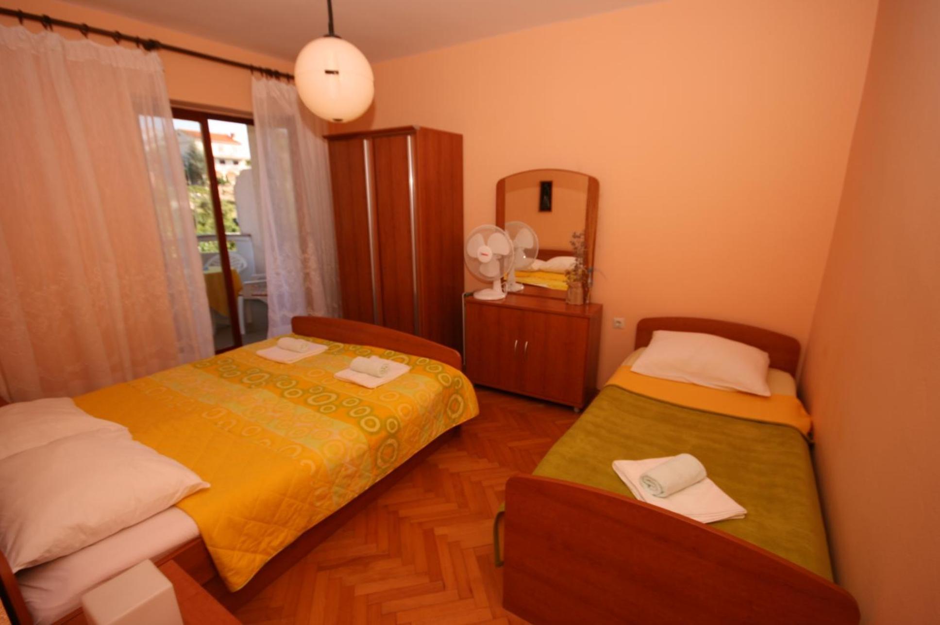 Apartments And Rooms By The Sea Jakisnica, Pag - 4160 Lun  Szoba fotó